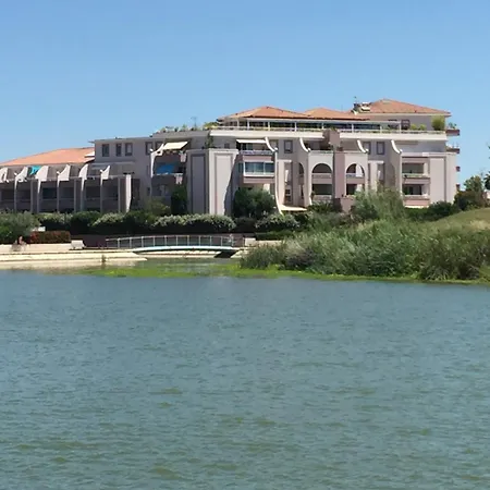 Bel Appartement,2 Chambres, Clim, Vue, Parking *