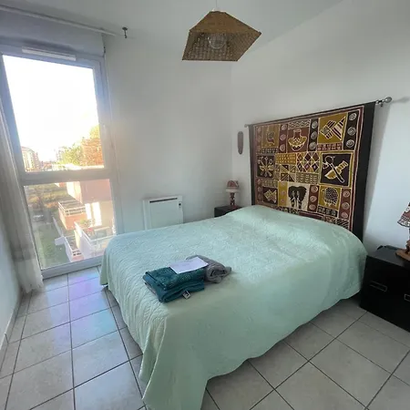 Bel Appartement,2 Chambres, Clim, Vue, Parking *