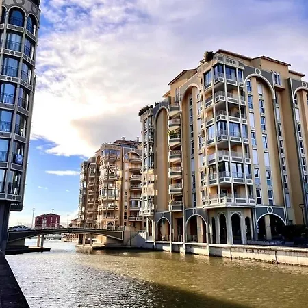 Bel Appartement,2 Chambres, Clim, Vue, Parking
