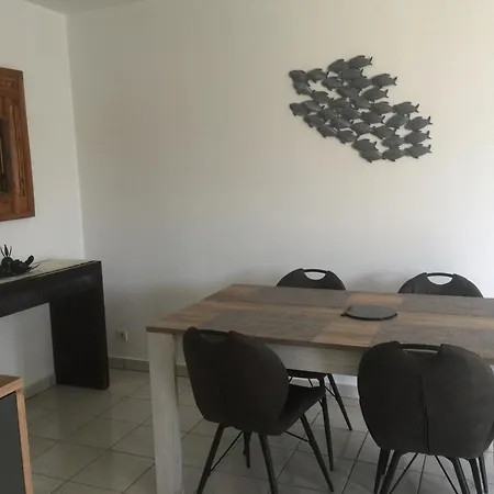 Bel Appartement,2 Chambres, Clim, Vue, Parking Апартаменты *