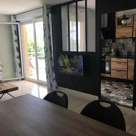 Bel Appartement,2 Chambres, Clim, Vue, Parking
