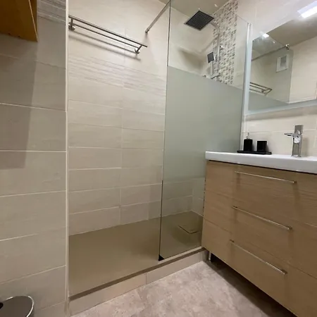 Apartment Bel Appartement,2 Chambres, Clim, Vue, Parking *