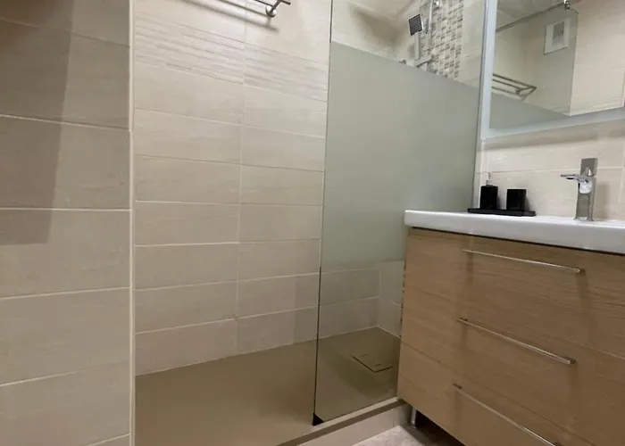 Διαμέρισμα Bel Appartement,2 Chambres, Clim, Vue, Parking *